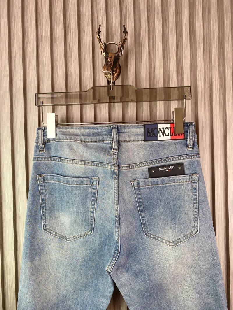 Snug Moncler Jeans 141656