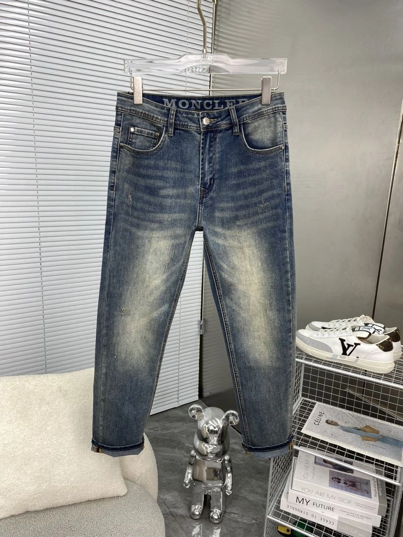 Moncler Jeans Vibrant 141636