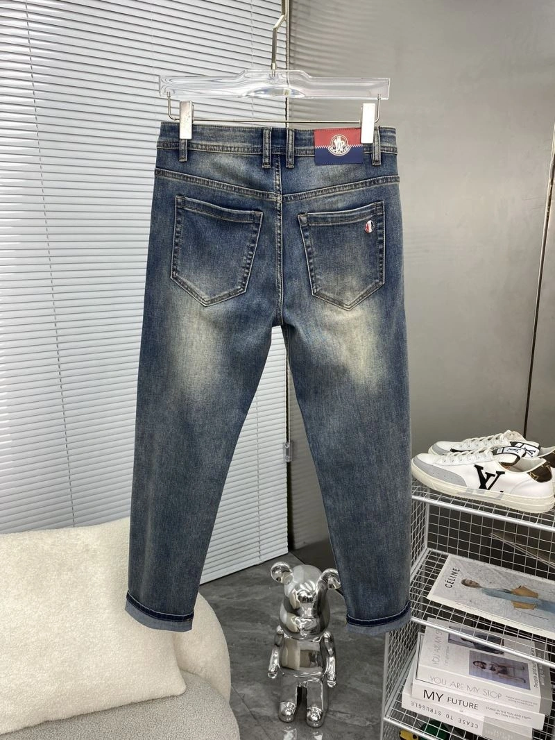 Moncler Jeans Vibrant 141636