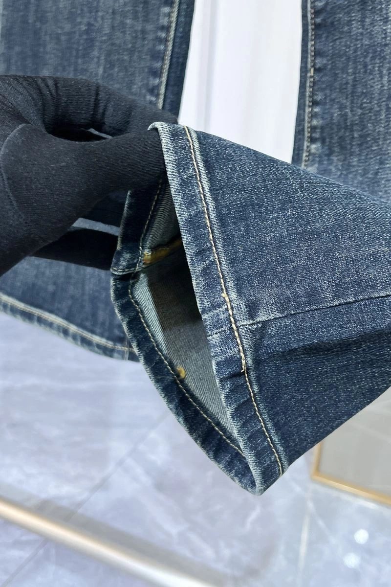 Contemporary Moncler Jeans 141635