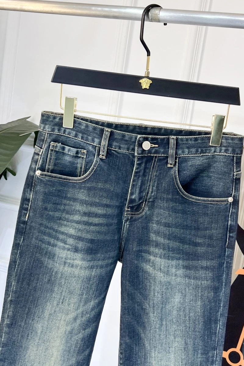 Contemporary Moncler Jeans 141635