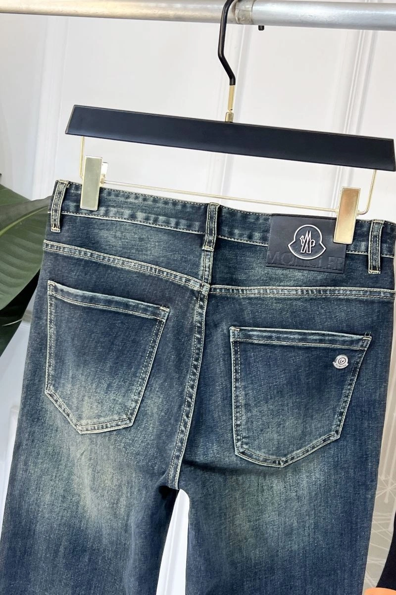 Contemporary Moncler Jeans 141635