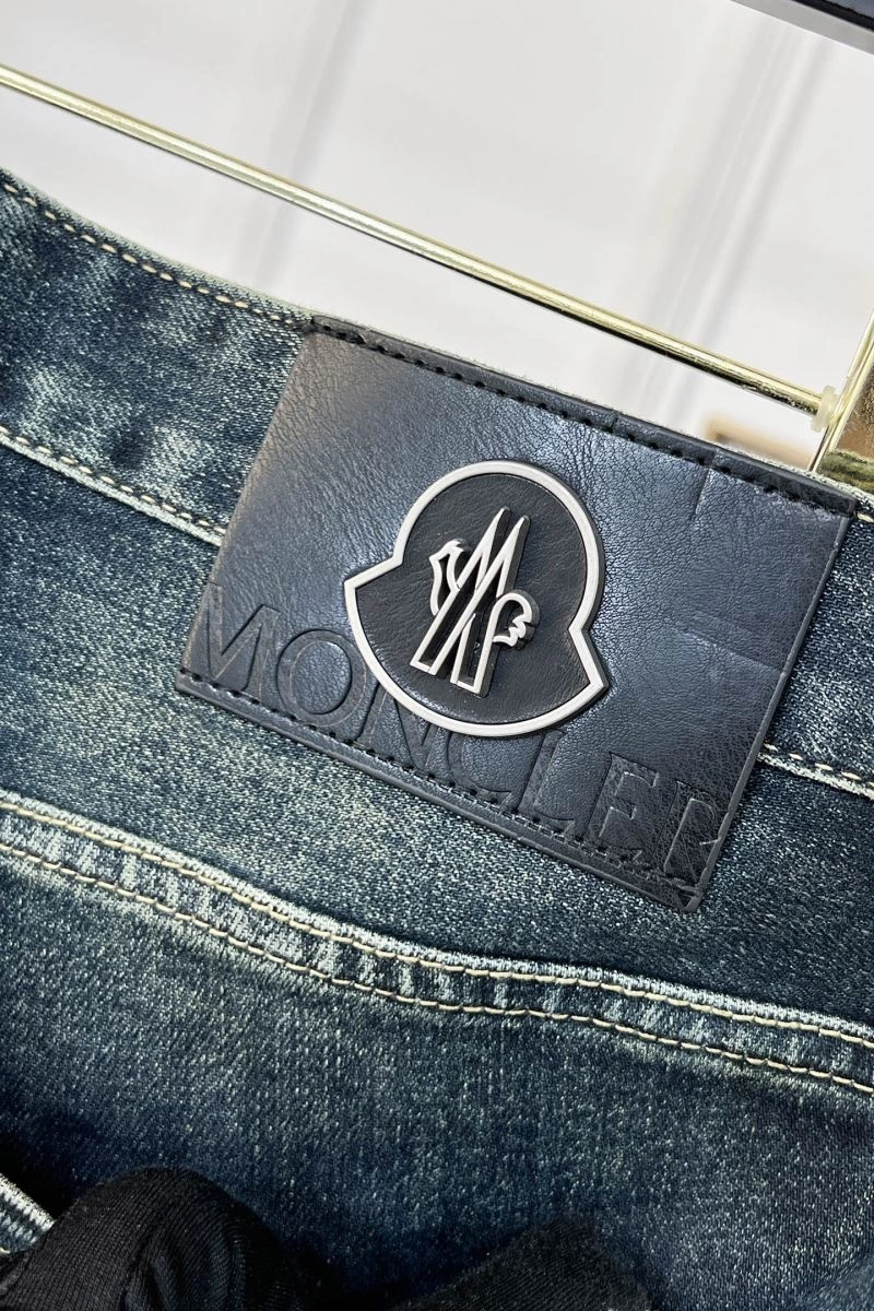 Contemporary Moncler Jeans 141635