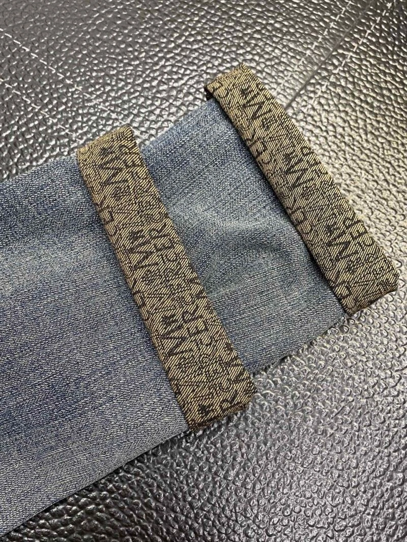 Practical Moncler Jeans 141624