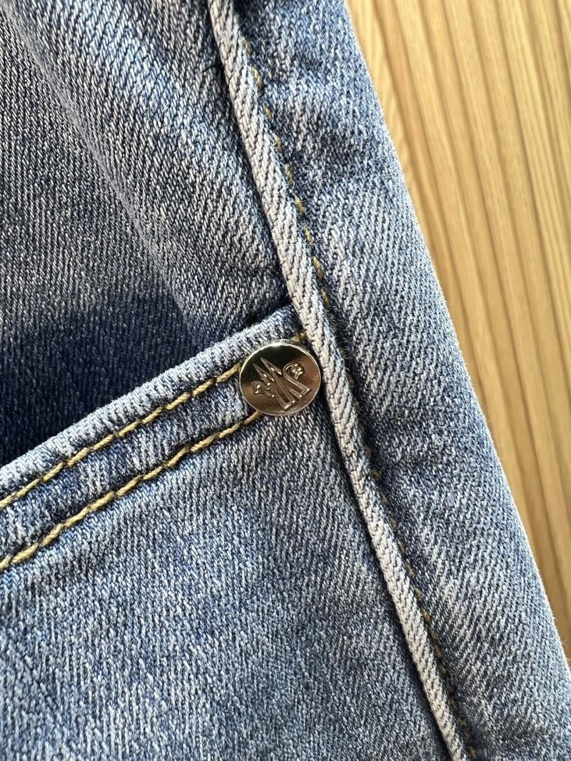 ModernLook Moncler Jeans 141631