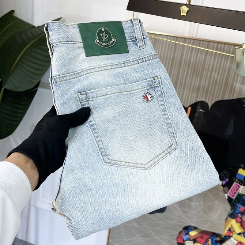 Vibrant Moncler Jeans 141622