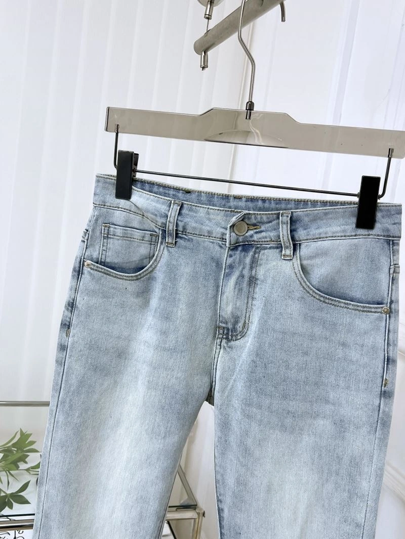 Versatile Moncler Jeans 141620