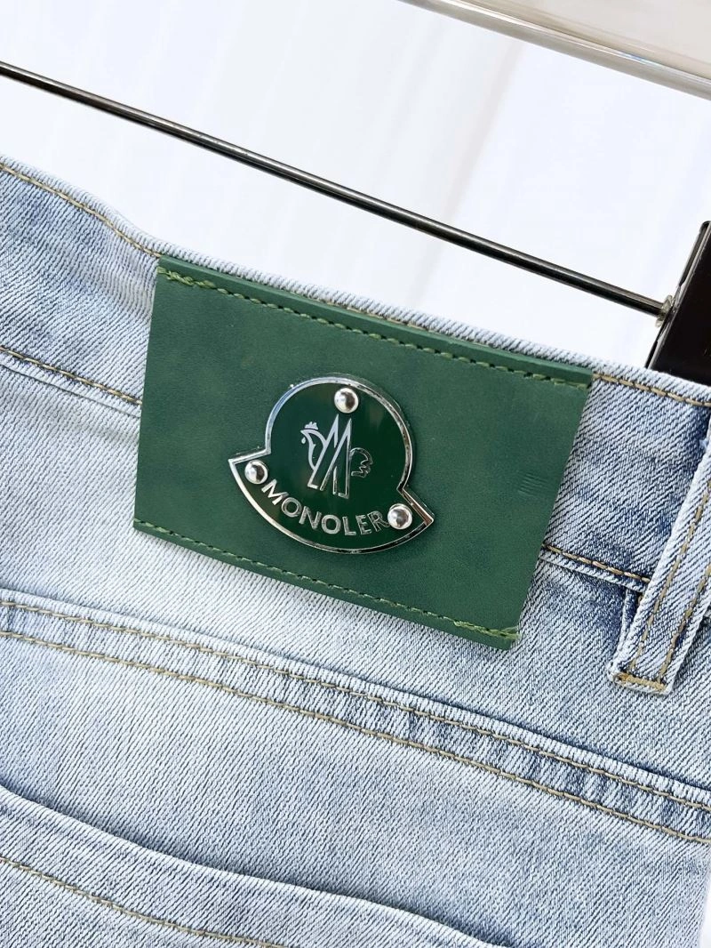 Versatile Moncler Jeans 141620