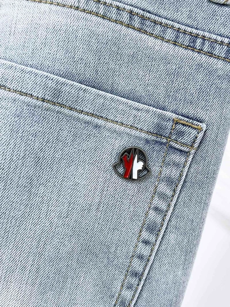Versatile Moncler Jeans 141620