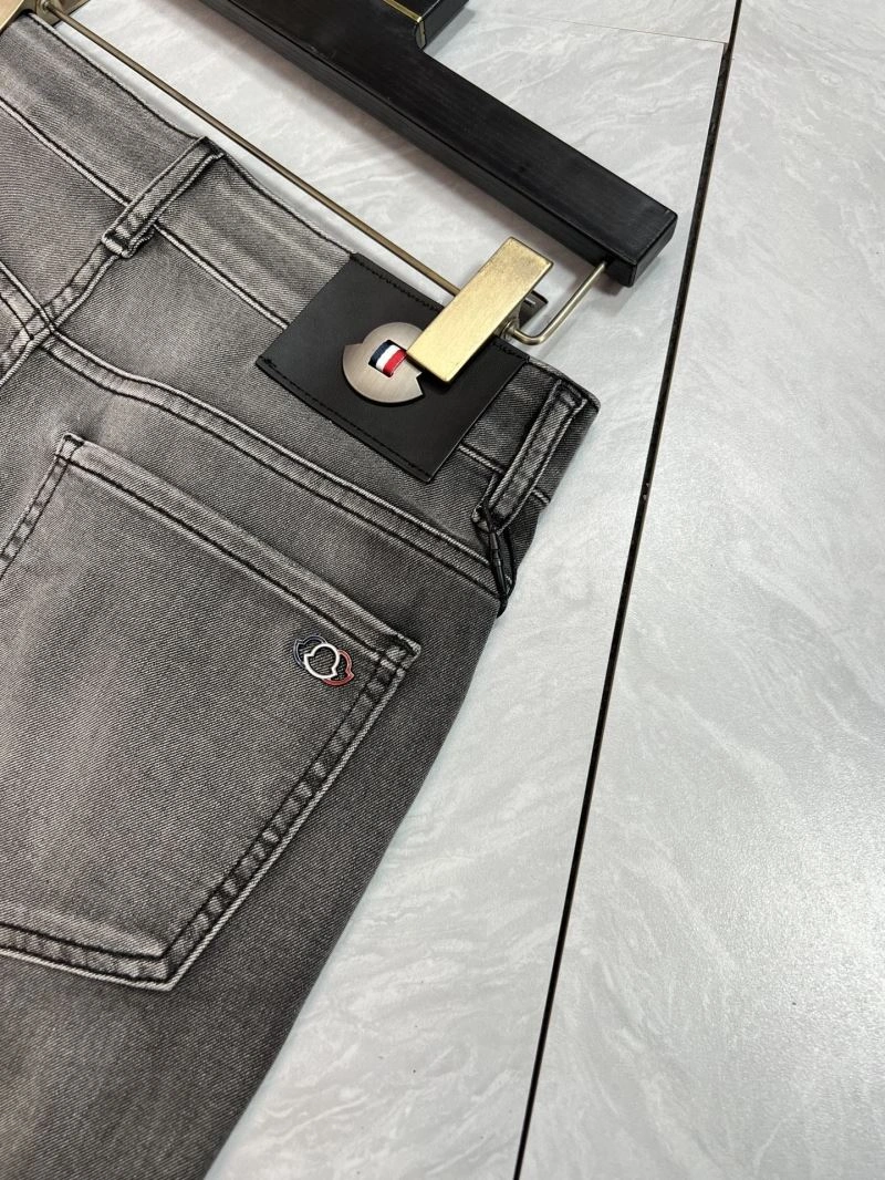 Versatile Moncler Jeans 141244