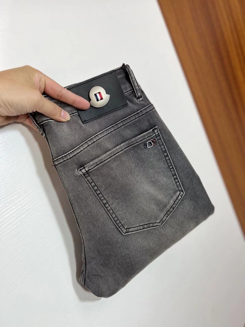 Versatile Moncler Jeans 141244