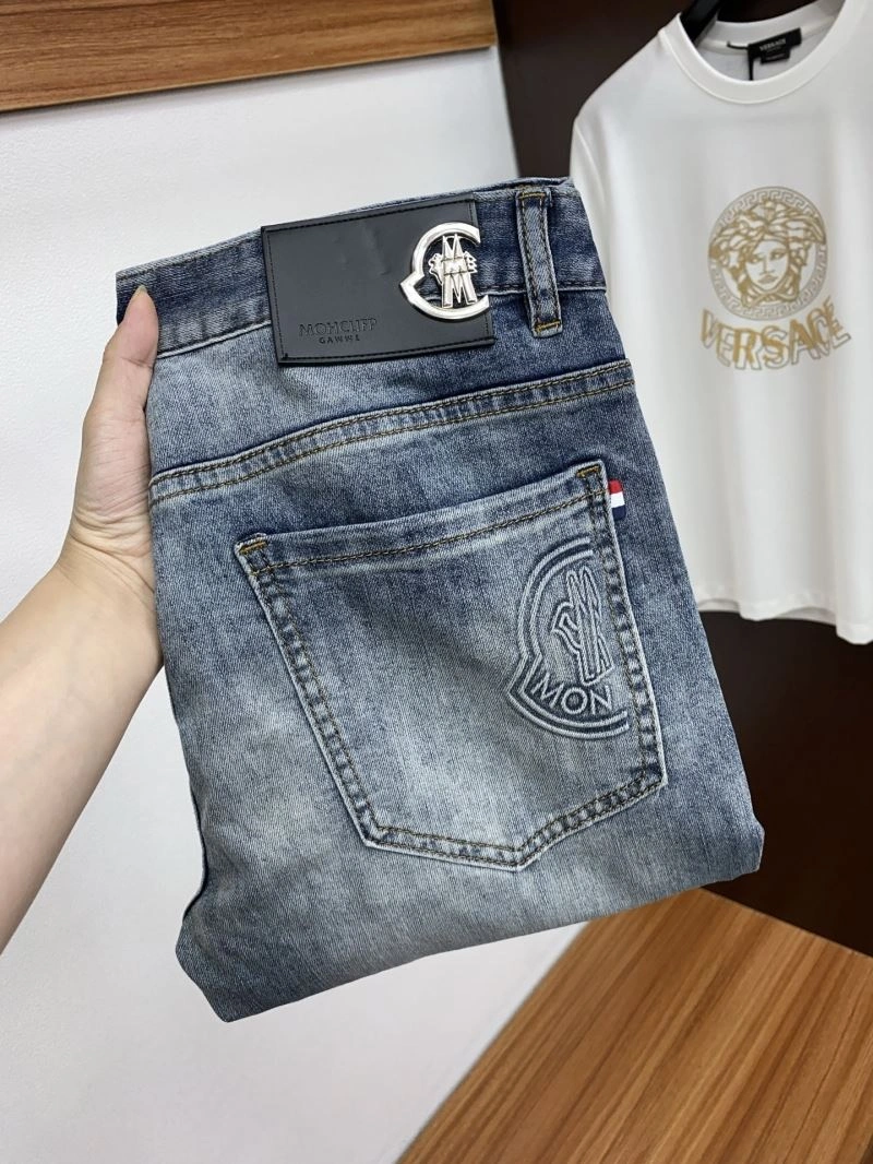 Moncler Jeans Unisex 141250