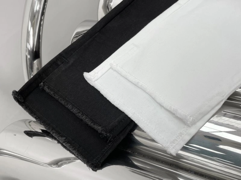 Moncler Jeans Sleek 139766