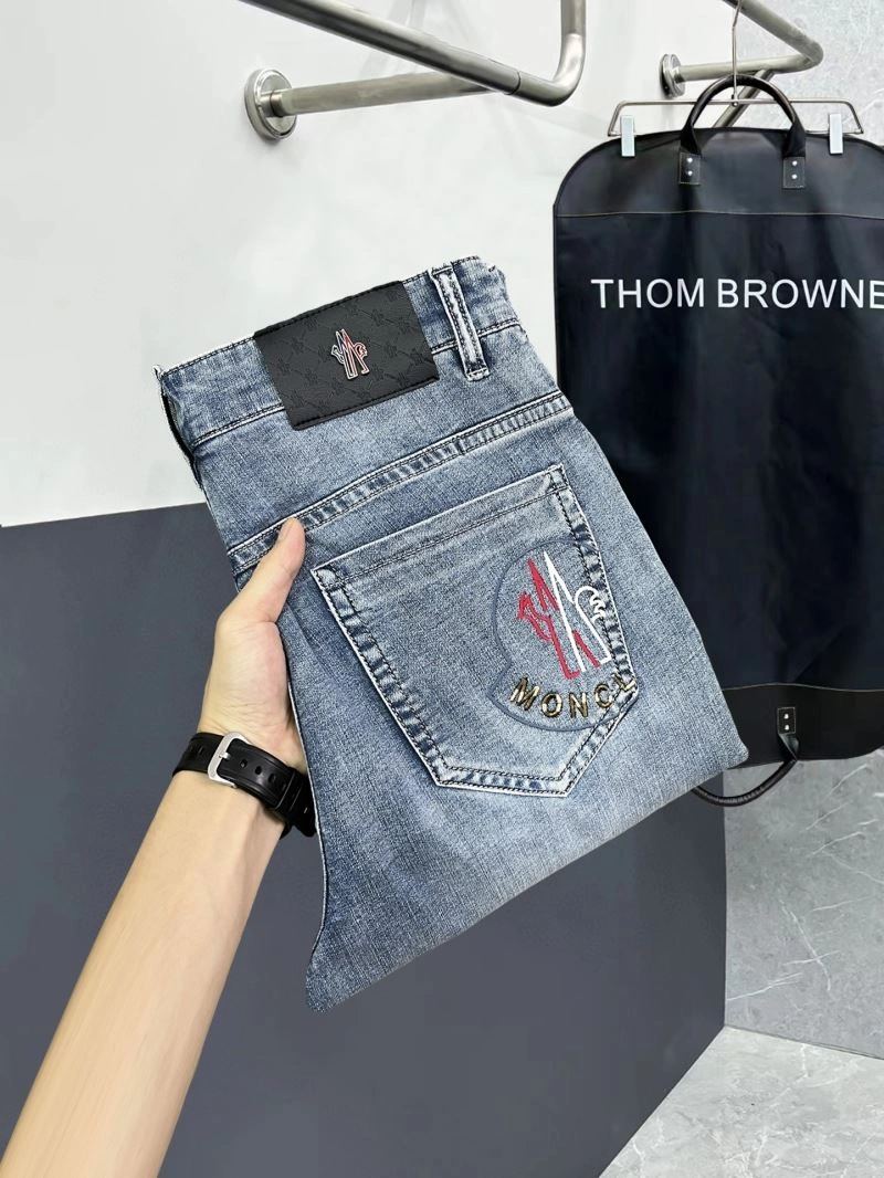 Moncler Jeans Sporty 140364