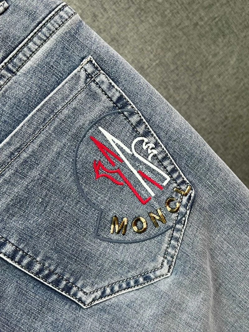 Moncler Jeans Sporty 140364