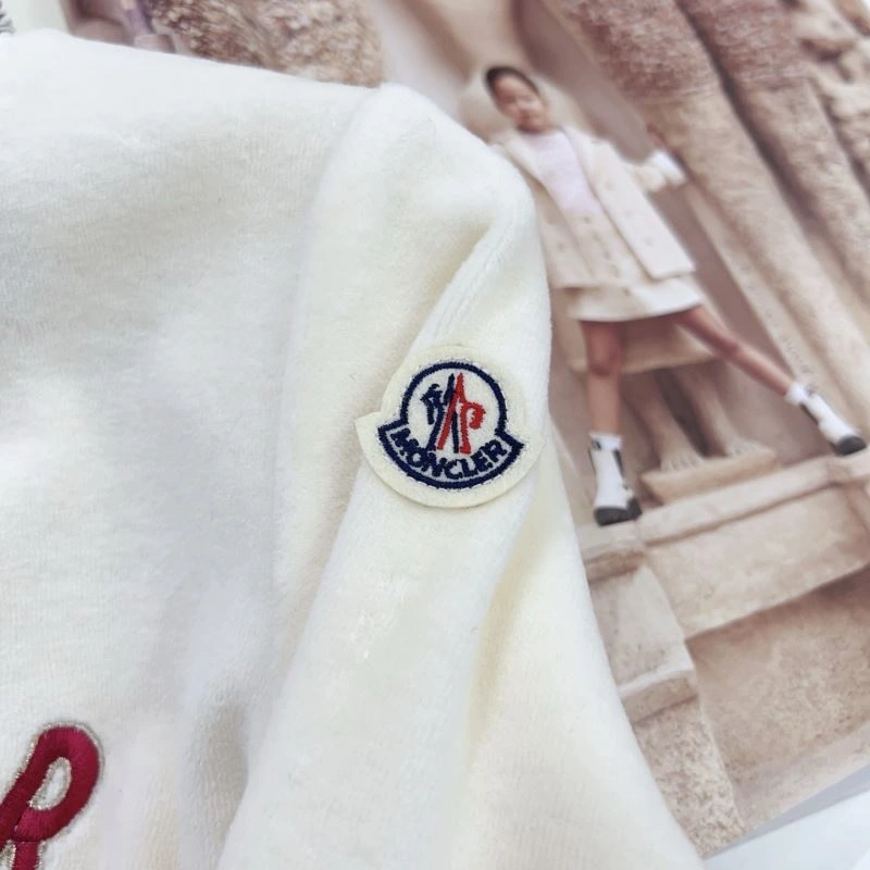 Moncler Kids GoAnywhere 139962