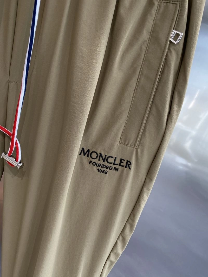 Moncler Long Pants Contemporary 142602