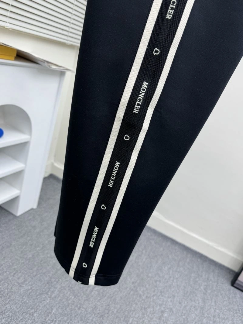 Moncler Long Pants TravelReady 142597