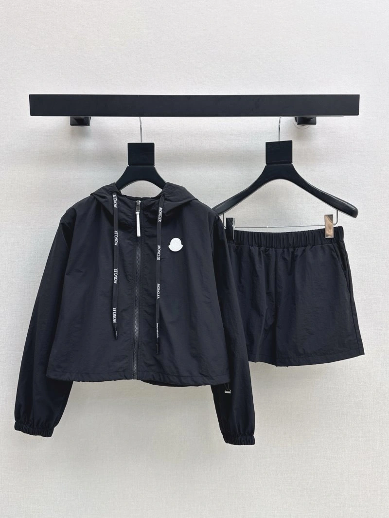 WrinkleFree Moncler Long Suits 139656