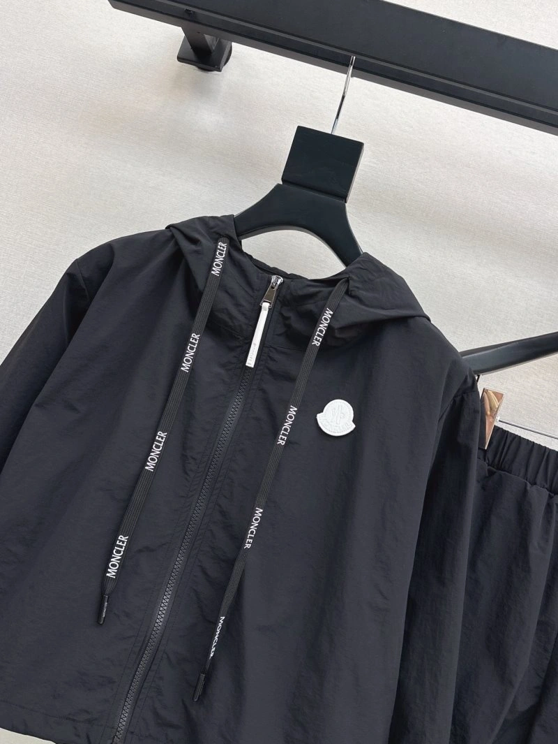 WrinkleFree Moncler Long Suits 139656