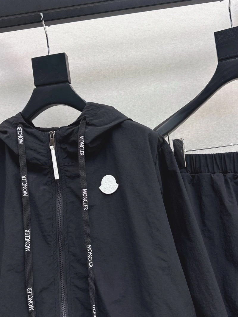 WrinkleFree Moncler Long Suits 139656