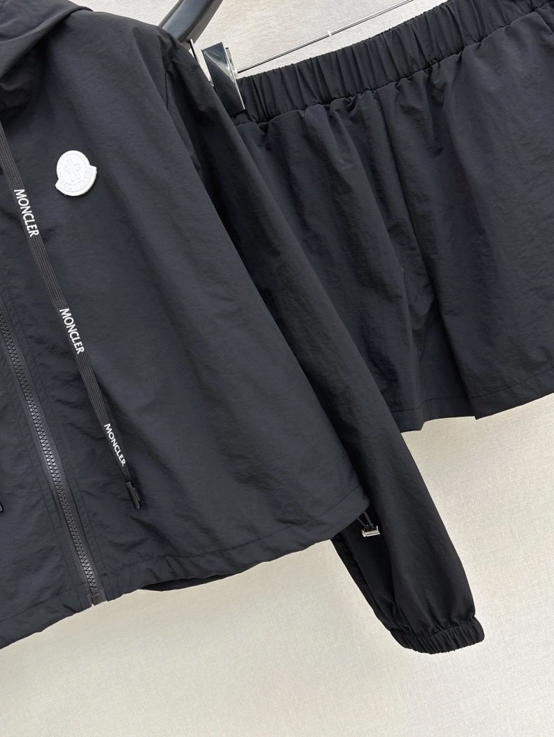 WrinkleFree Moncler Long Suits 139656