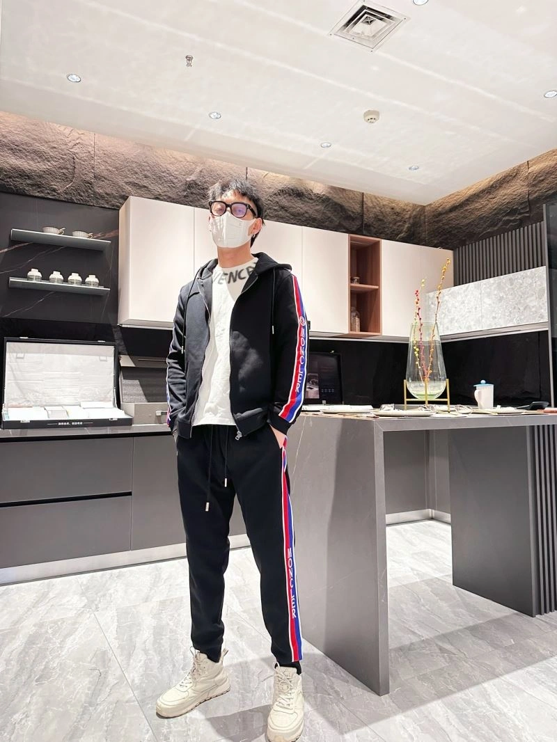 SmartChoice Moncler Long Suits 140297
