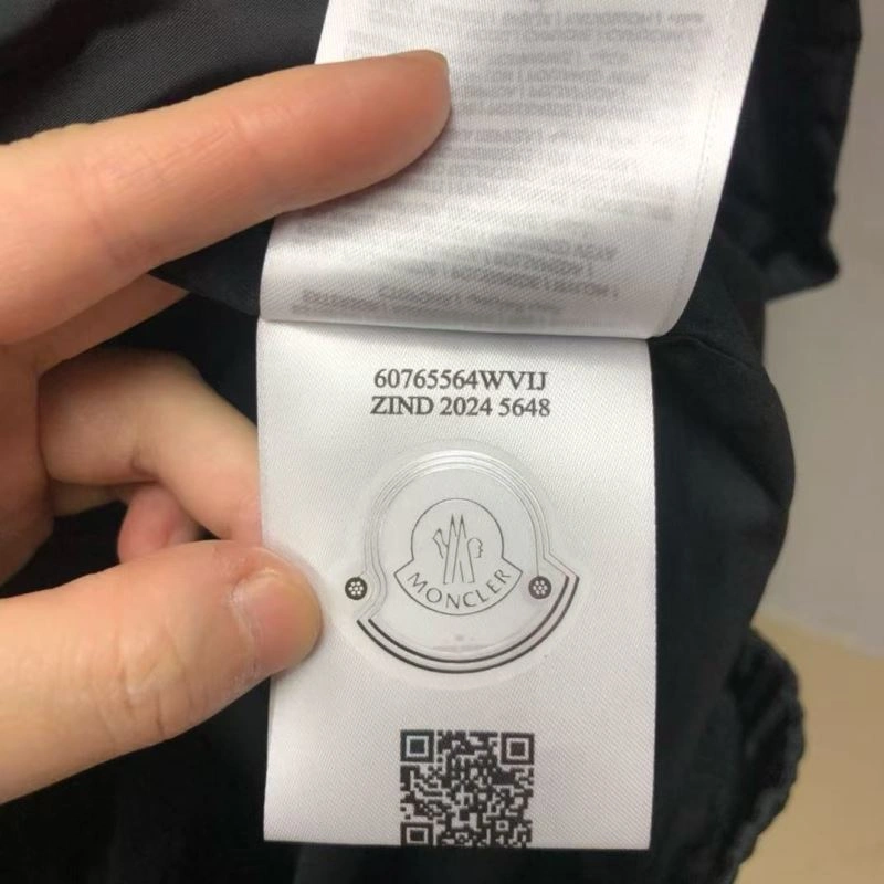 Moncler Outwear Effortless 143748
