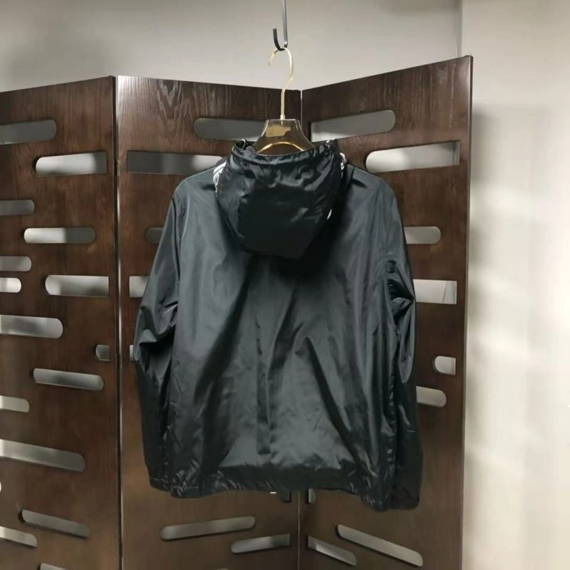 Moncler Outwear Effortless 143748