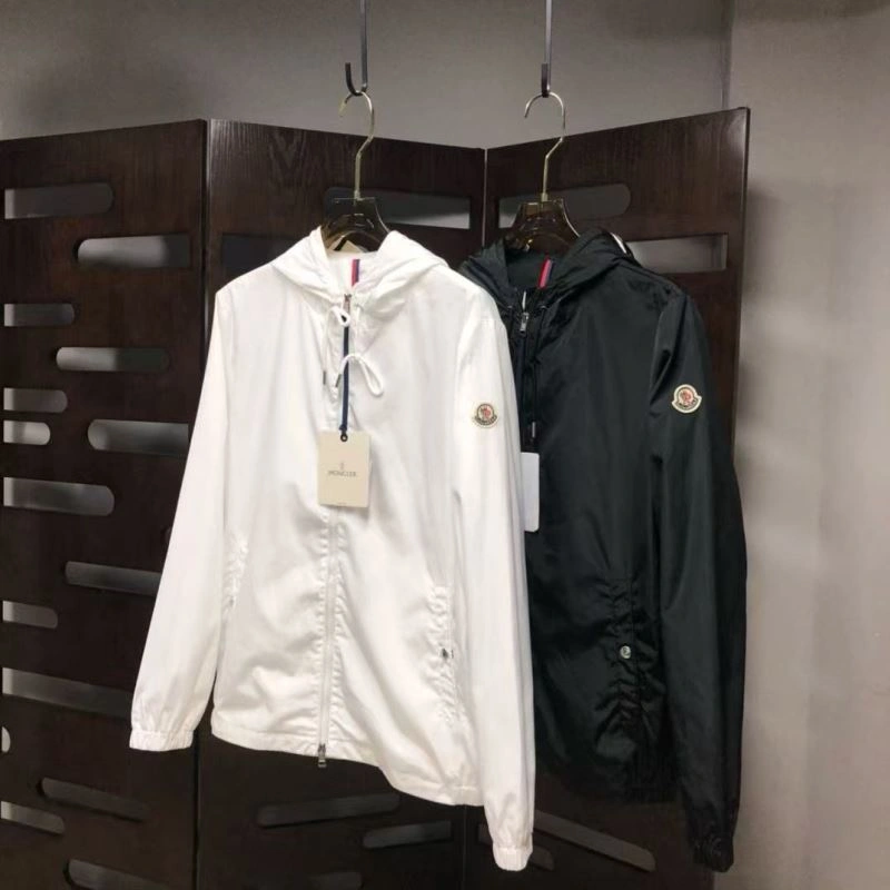 Moncler Outwear Effortless 143748