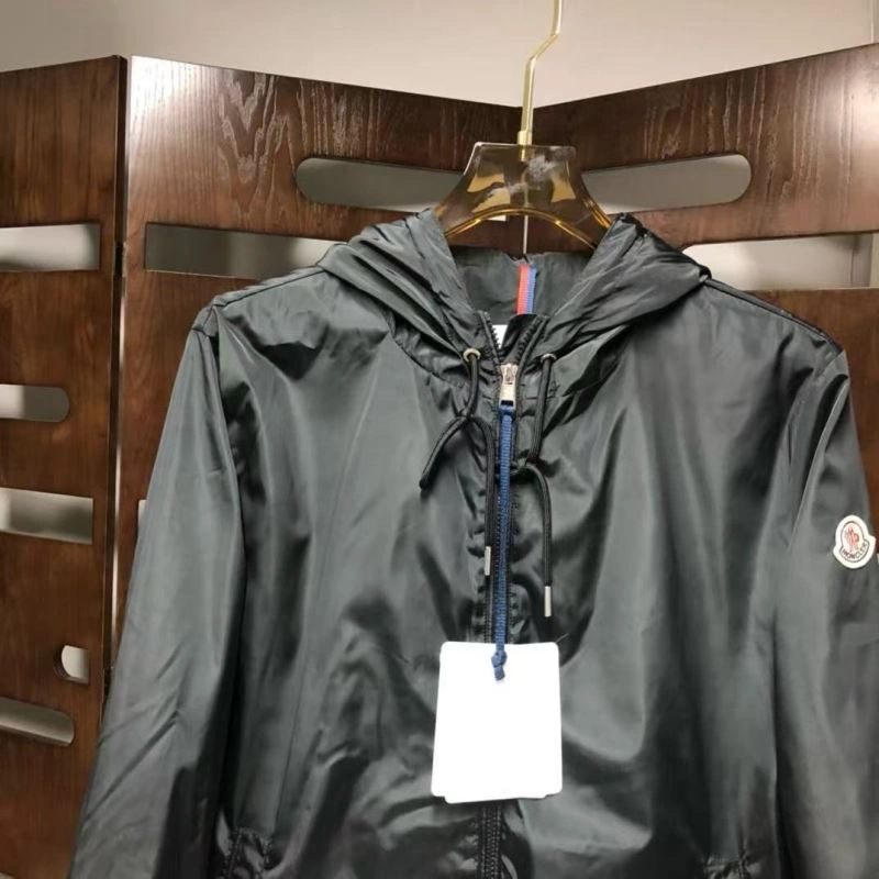 Moncler Outwear Effortless 143748