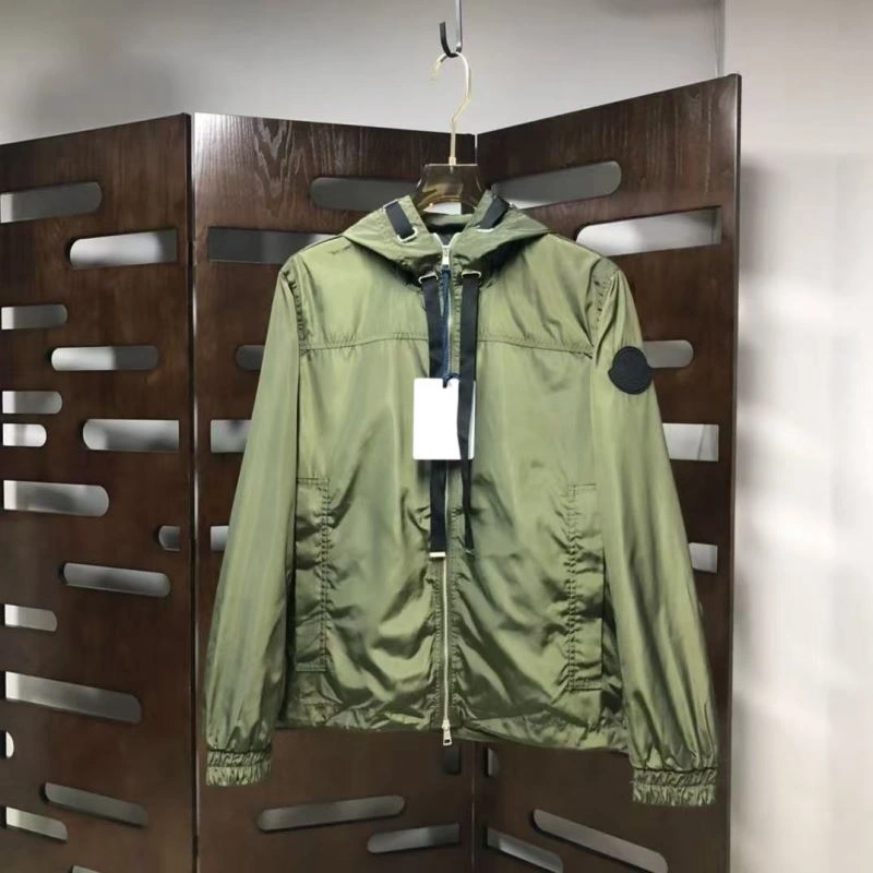 Classic Moncler Outwear 143743