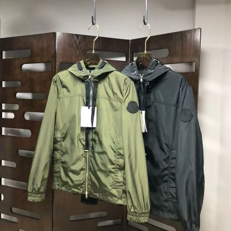 Classic Moncler Outwear 143743