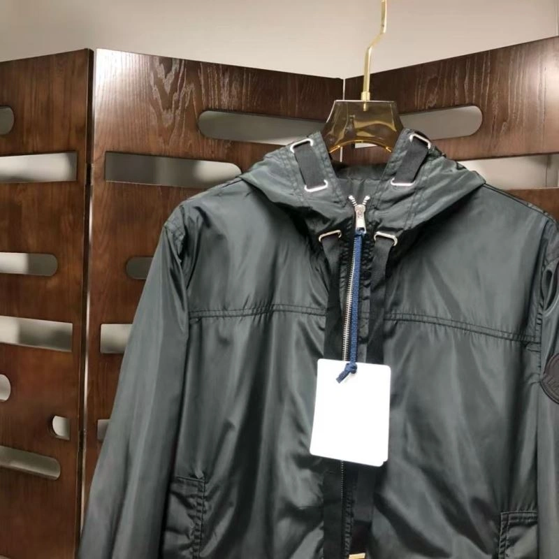 Classic Moncler Outwear 143743