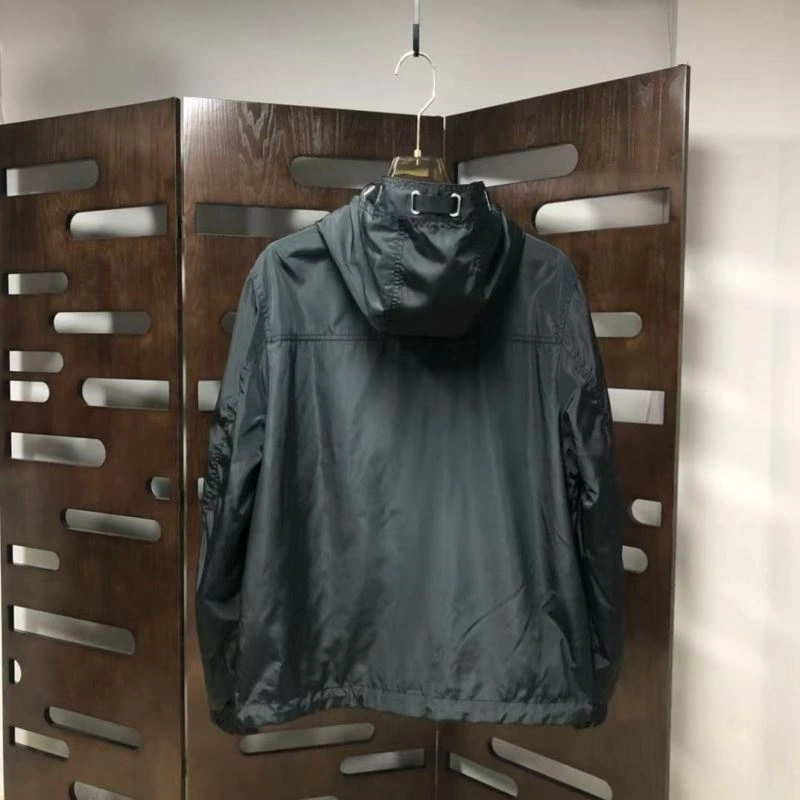 Classic Moncler Outwear 143743