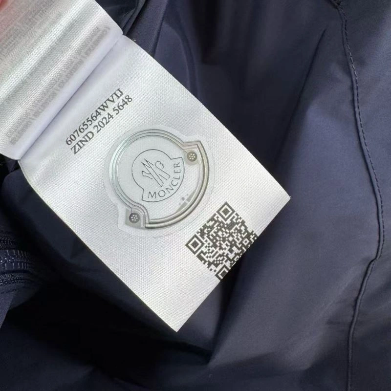 Stylish Moncler Outwear 143734