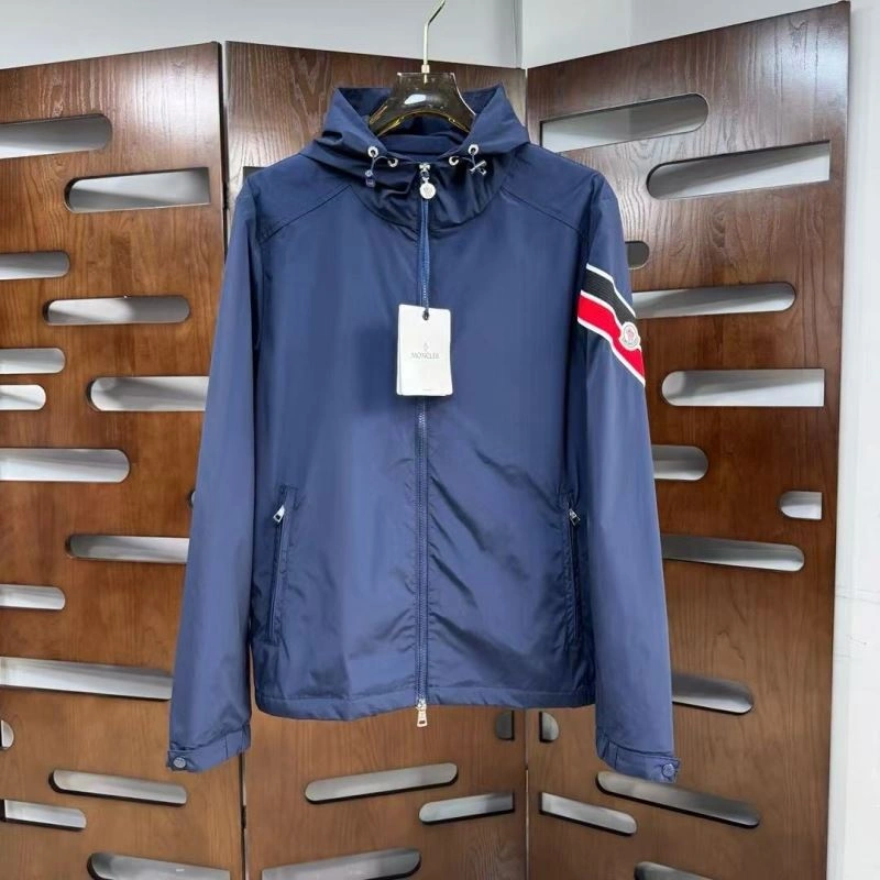 Stylish Moncler Outwear 143734