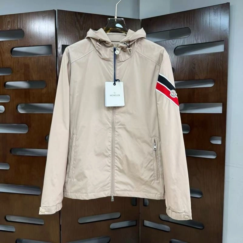 Stylish Moncler Outwear 143734