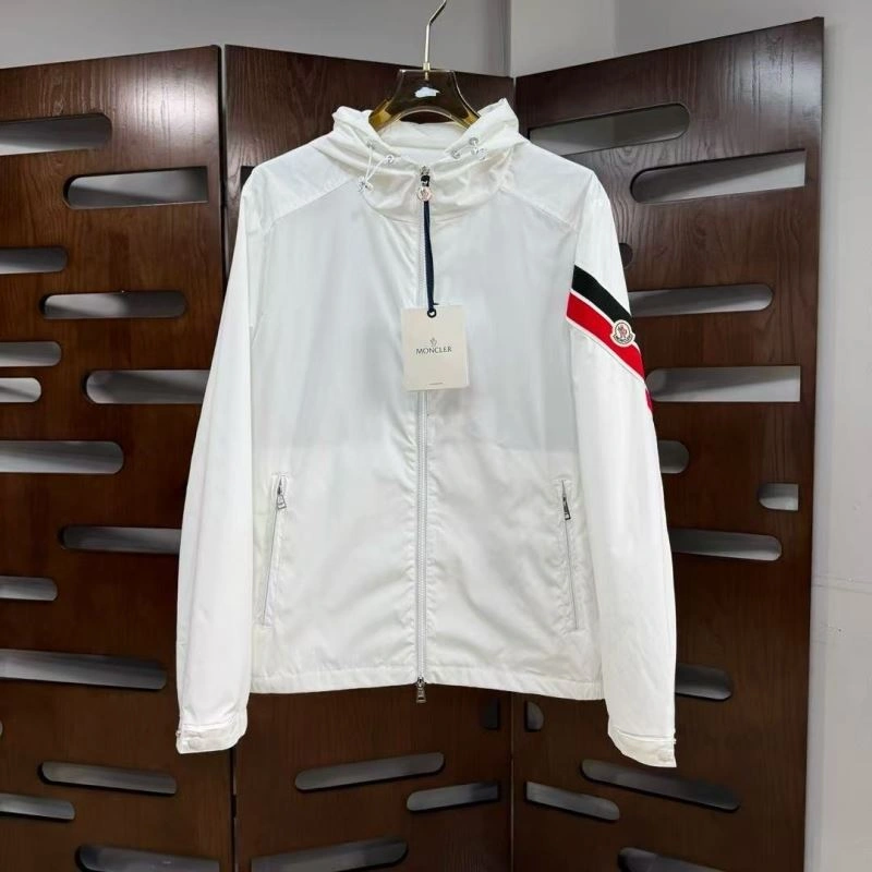 Stylish Moncler Outwear 143734
