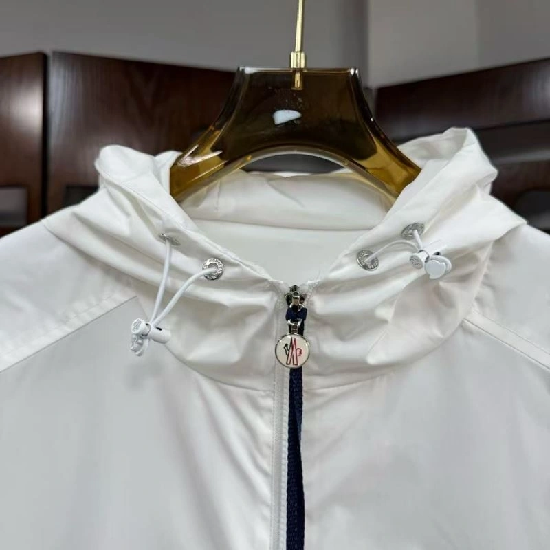 Stylish Moncler Outwear 143734