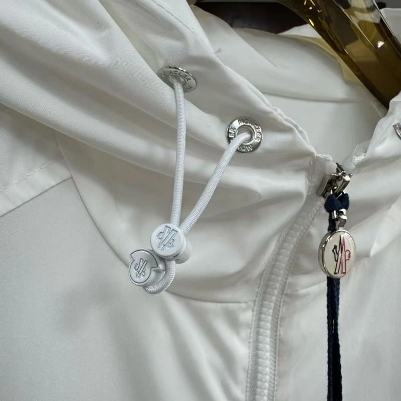 Stylish Moncler Outwear 143734