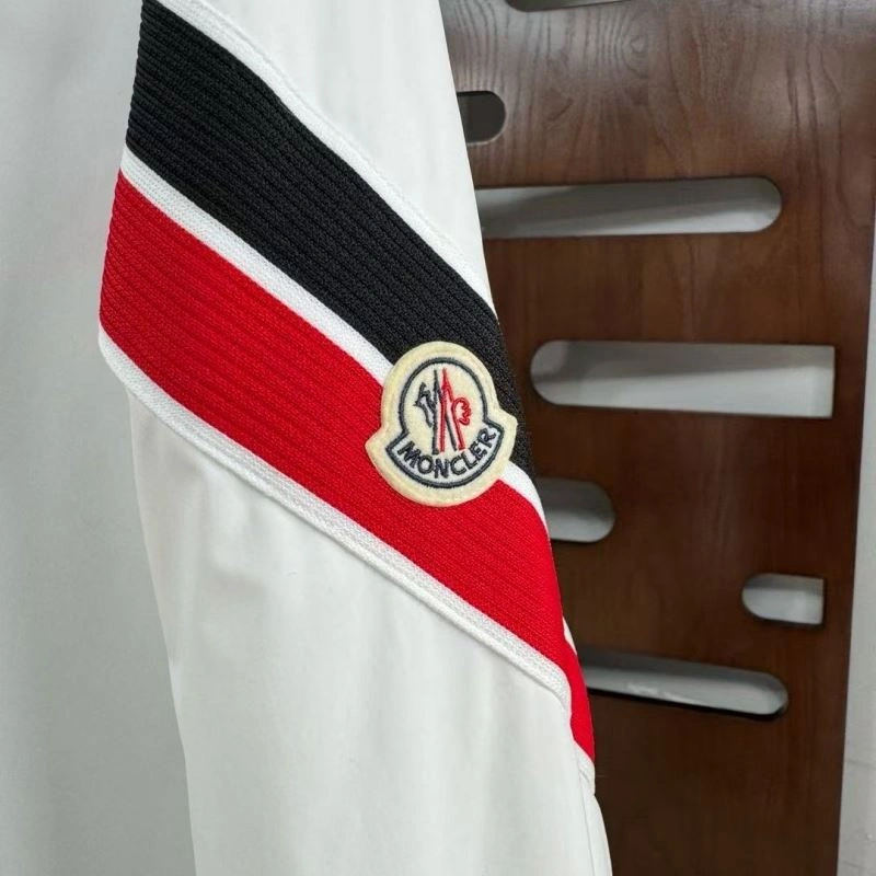 Stylish Moncler Outwear 143734
