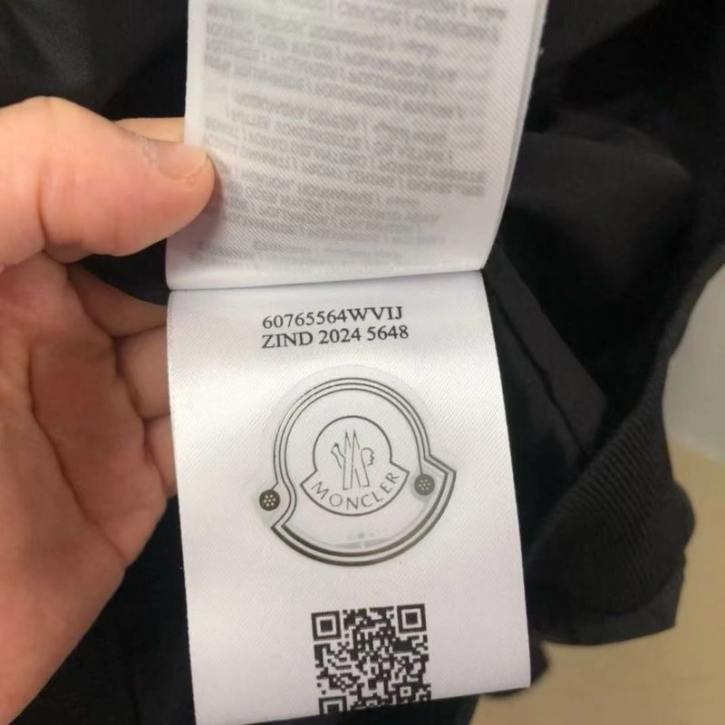 Durable Moncler Outwear 143733