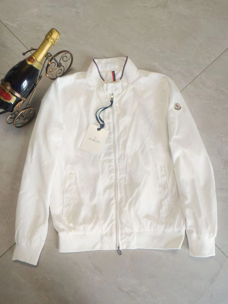 Durable Moncler Outwear 143733