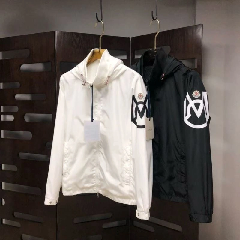 Moncler Outwear WaterResistant 143731