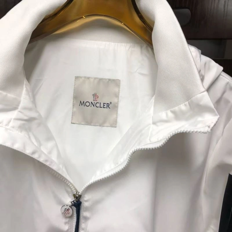 Moncler Outwear WaterResistant 143731