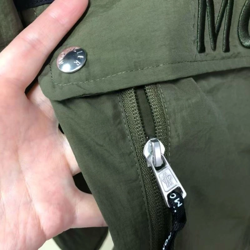 Moncler Outwear WaterResistant 139916