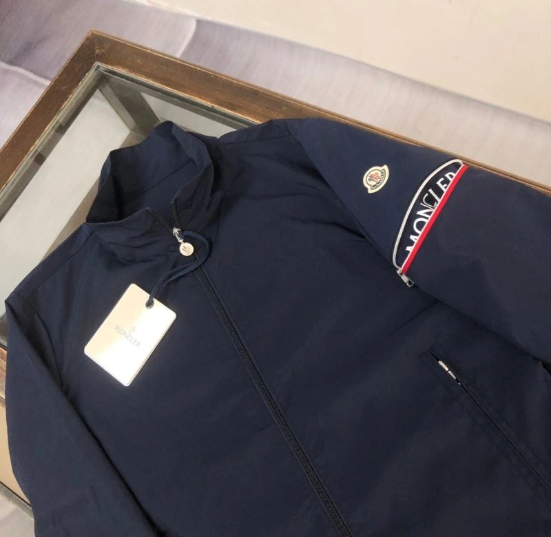 Lightweight Moncler Outwear 143613
