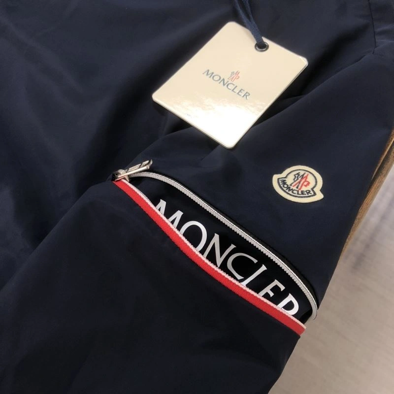 Lightweight Moncler Outwear 143613