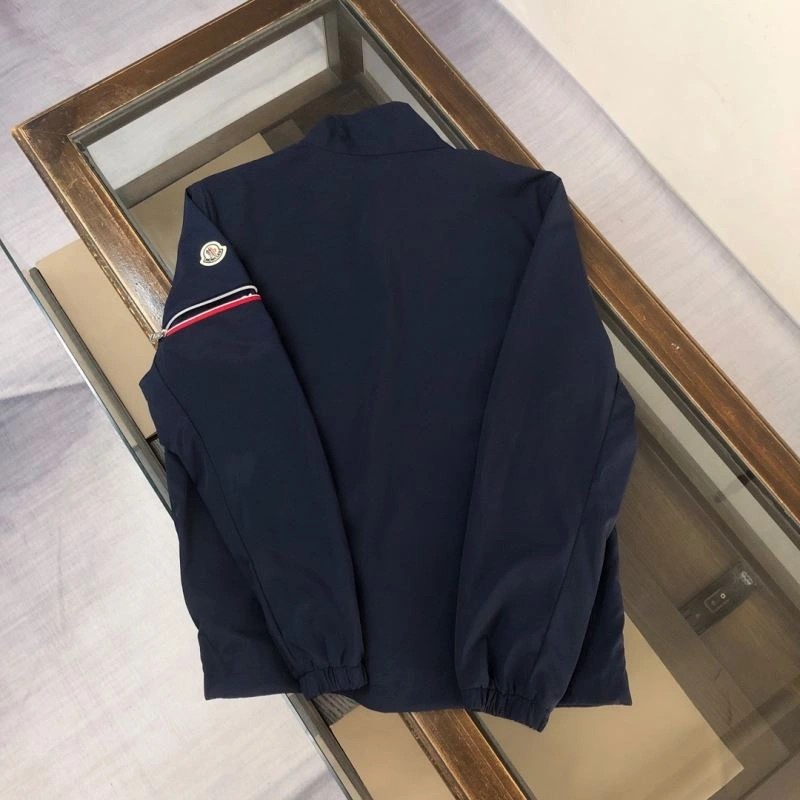 Lightweight Moncler Outwear 143613